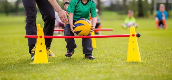 印尼羽球超级500赛｜ 2局力擒台双胞兄弟 聪文组合闯男双8强