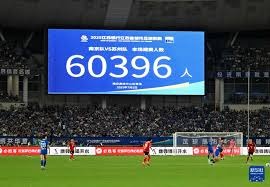 棒球与气象统计：湿度对滑球水平位移的影响