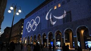 广厦广东并驾齐驱，豪门掉队，山东7连胜反超辽宁，黑马持续爆冷