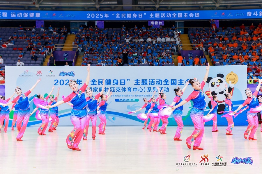 足球 ｜ 赛前默哀送别球星 结果他根本没死！